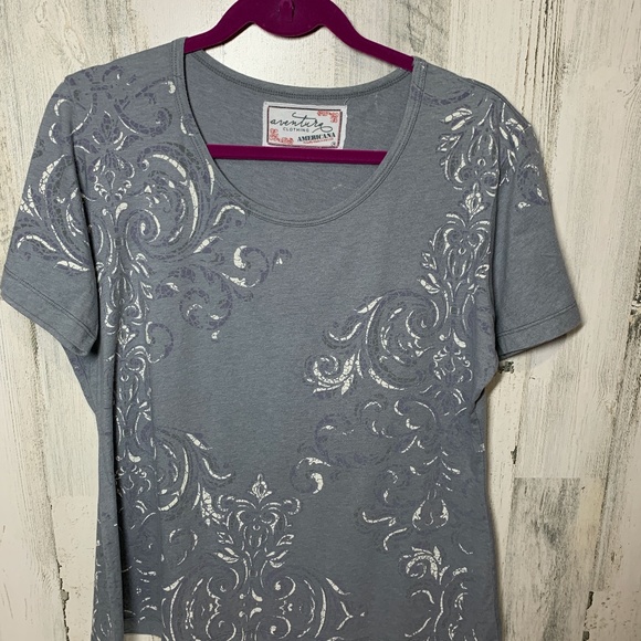 Aventura Tops - Aventura Gray Short Sleeve Scroll Print Tee
